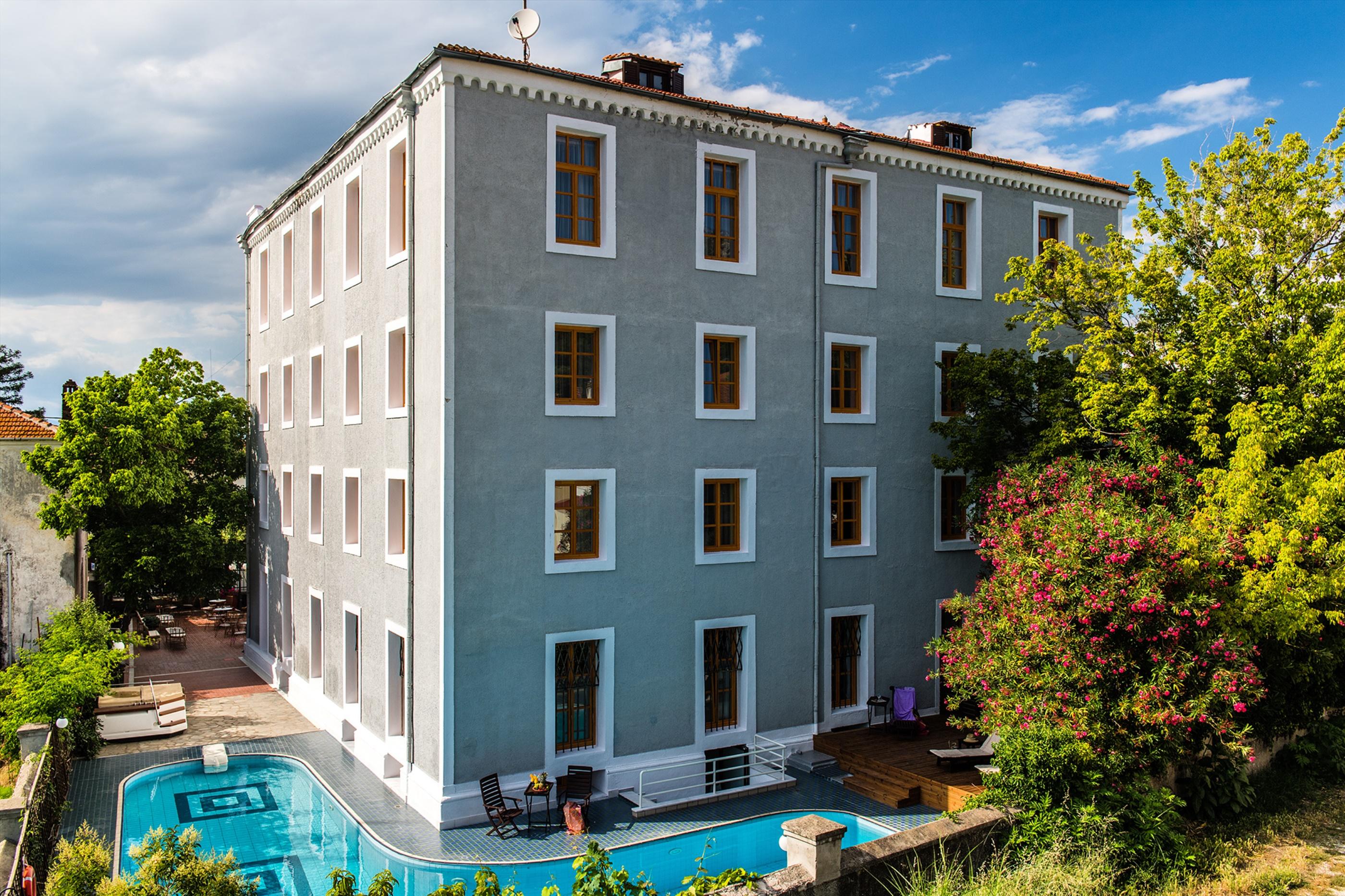A For Art Hotel Limenas  Exterior photo