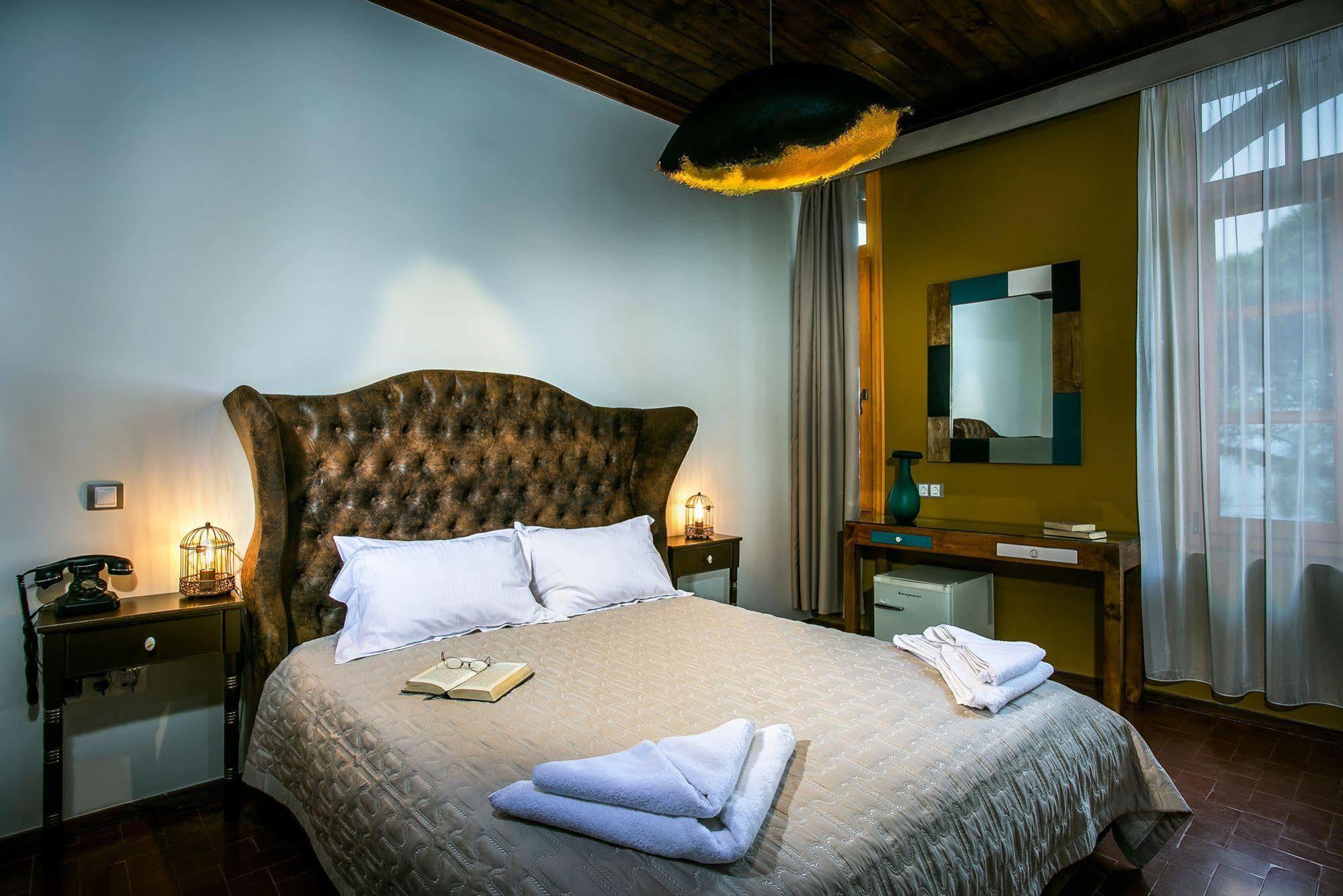 A For Art Hotel Limenas  Exterior photo